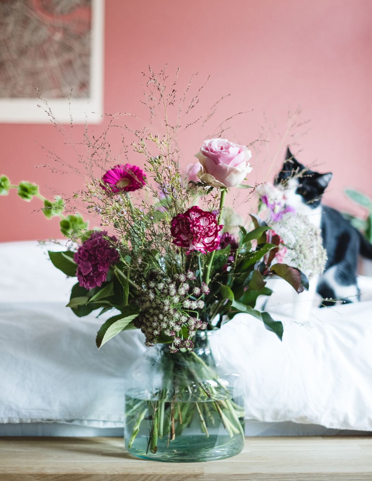Un bouquet romantico dal tocco selvatico: come abbinare fiori ed erbe